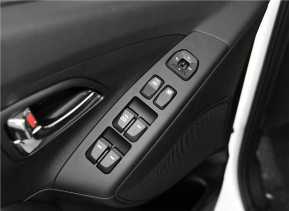 北京现代ix35 2015款 2.0L 自动两驱舒适型 国V 车厢座椅   门窗控制