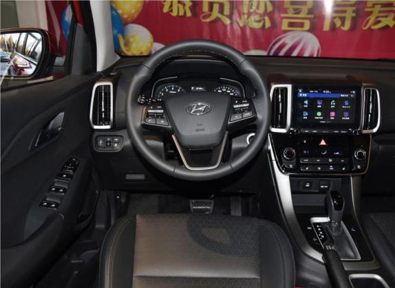 北京现代ix35 2018款 2.0L 自动两驱智勇·畅联版 中控类   驾驶位