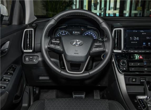 北京现代ix35 2018款 2.0L 自动两驱智勇·畅享版 中控类   驾驶位