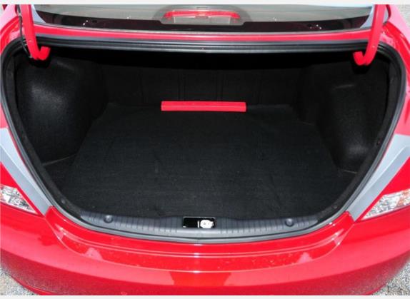 瑞纳 2010款 三厢 1.6L 自动尊贵型GLS 车厢座椅   后备厢