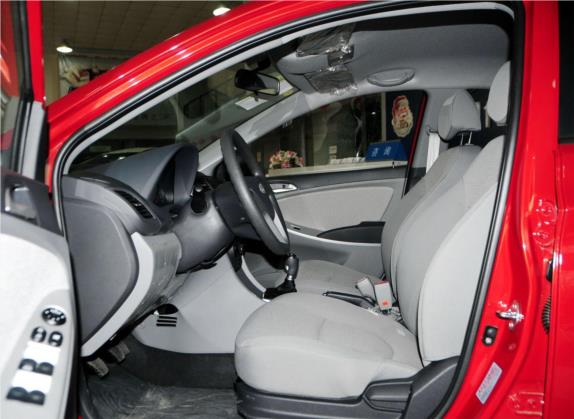 瑞纳 2010款 三厢 1.4L 手动舒适型GS 车厢座椅   前排空间