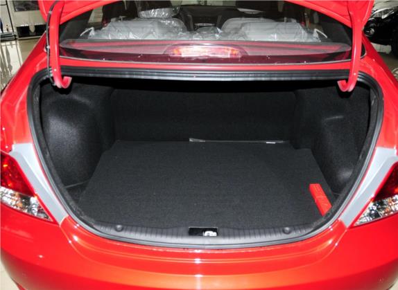 瑞纳 2010款 三厢 1.4L 手动舒适型GS 车厢座椅   后备厢