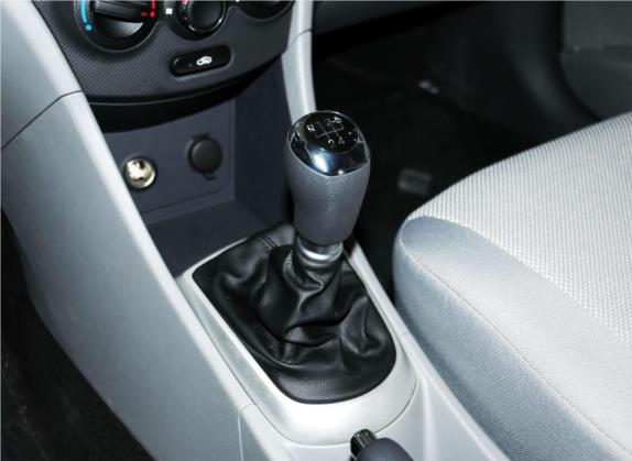 瑞纳 2010款 三厢 1.4L 手动舒适型GS 中控类   挡把