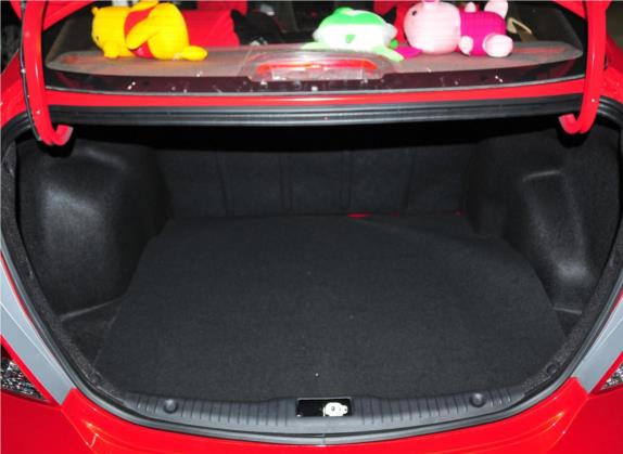 瑞纳 2010款 三厢 1.4L 自动时尚型GT 车厢座椅   后备厢