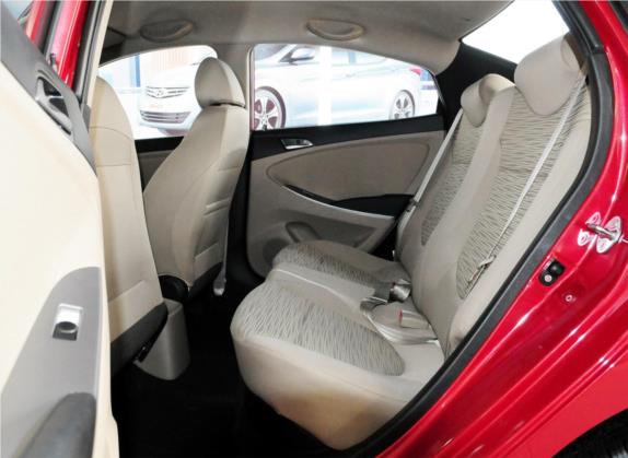 瑞纳 2014款 1.4L 手动智能型GLS 车厢座椅   后排空间
