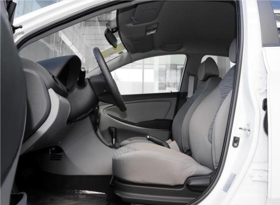 瑞纳 2014款 1.4L 自动时尚型GS 车厢座椅   前排空间
