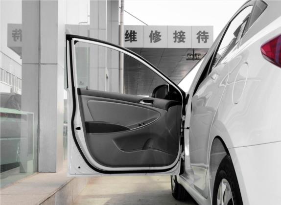 瑞纳 2014款 1.4L 自动时尚型GS 车厢座椅   前门板