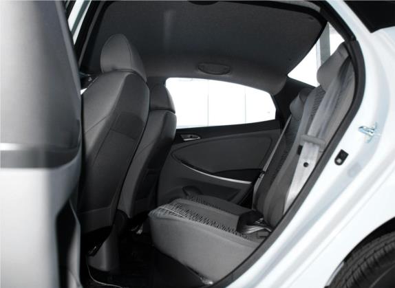 瑞纳 2014款 1.4L 自动智能型GLS 车厢座椅   后排空间