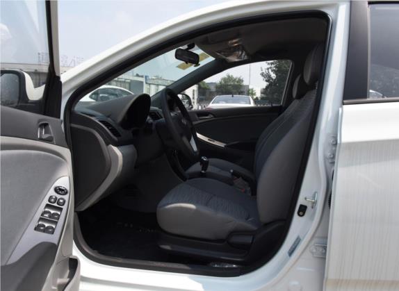 瑞纳 2016款 1.4L 手动智能型GLS 车厢座椅   前排空间
