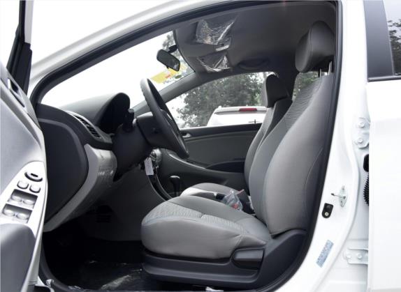 瑞纳 2016款 1.4L 自动智能型GLS 车厢座椅   前排空间