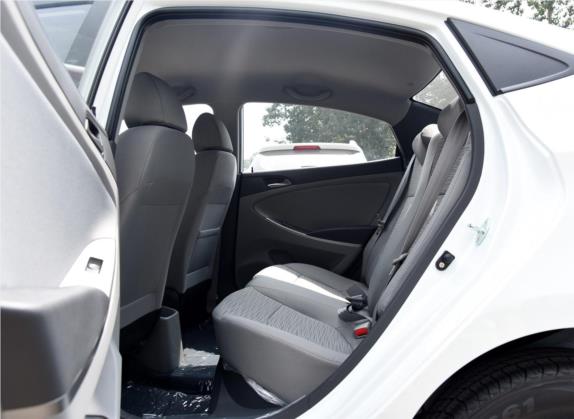 瑞纳 2016款 1.4L 自动智能型GLS 车厢座椅   后排空间
