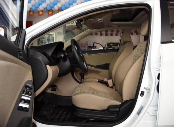 瑞纳 2016款 1.4L 自动领先型GLX 车厢座椅   前排空间