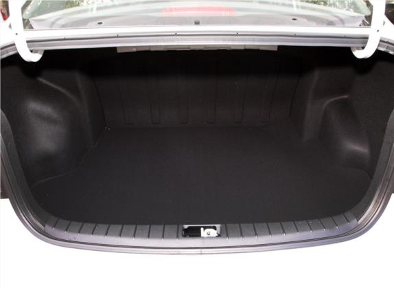 瑞纳 2017款 1.4L 手动焕新版 国VI 车厢座椅   后备厢