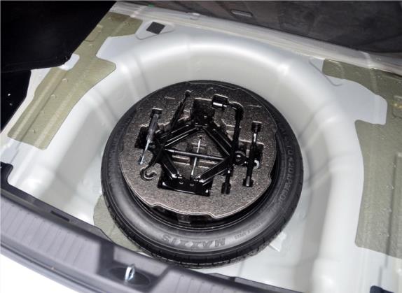 索纳塔 2011款 2.4L 自动顶级版 其他细节类   备胎
