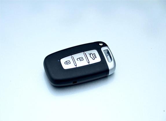 索纳塔 2011款 2.4L 自动顶级版 其他细节类   钥匙