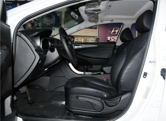 索纳塔 2011款 2.0L 自动领先版 车厢座椅   前排空间