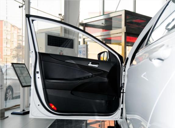 索纳塔 2011款 2.0L 自动领先版 车厢座椅   前门板