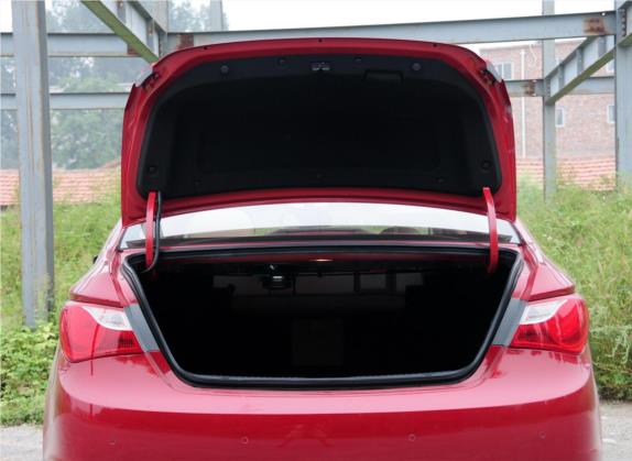 索纳塔 2011款 2.0L 自动尊贵版 车厢座椅   后备厢