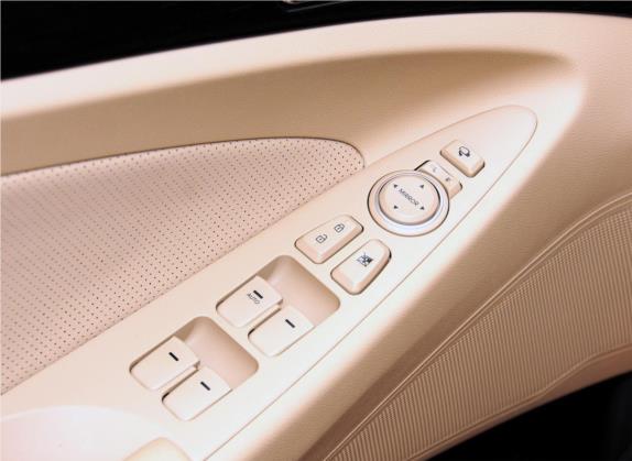 索纳塔 2011款 2.0L 自动尊贵版 车厢座椅   门窗控制