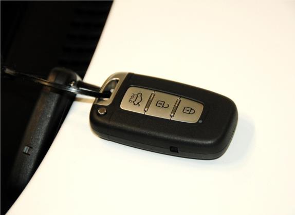 索纳塔 2011款 2.0L 自动顶级版 其他细节类   钥匙