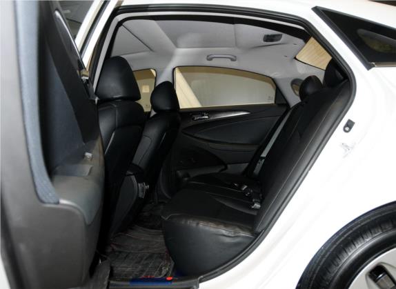 索纳塔 2011款 2.0L 自动顶级版 车厢座椅   后排空间