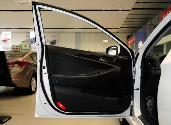 索纳塔 2011款 2.0L 自动顶级版 车厢座椅   前门板
