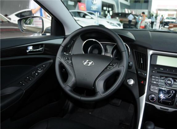 索纳塔 2013款 2.0L 自动豪华版 中控类   驾驶位