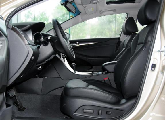 索纳塔 2013款 2.0L 自动豪华版 车厢座椅   前排空间