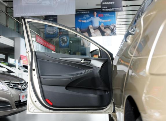 索纳塔 2013款 2.0L 自动豪华版 车厢座椅   前门板