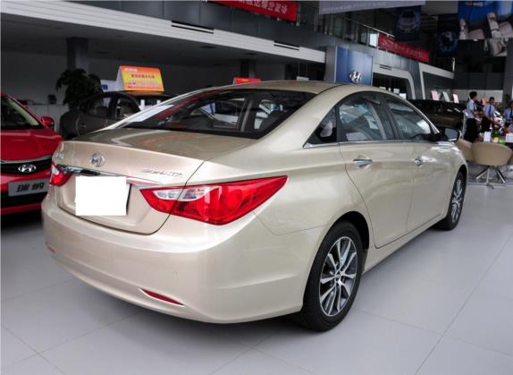 索纳塔 2013款 2.0L 自动豪华版 外观   斜后
