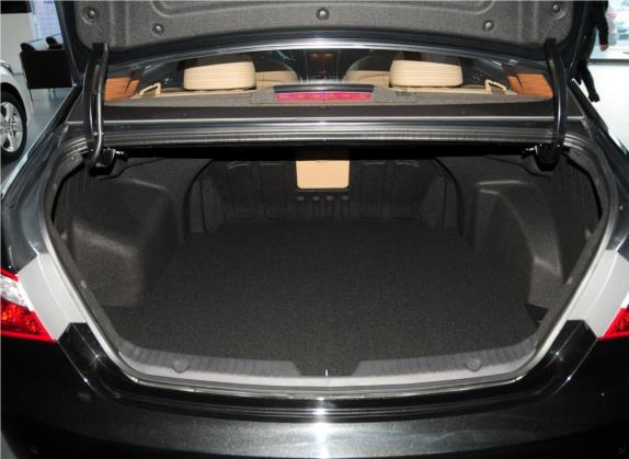 索纳塔 2013款 2.0L 自动尊贵版 车厢座椅   后备厢