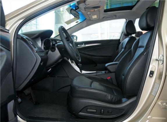 索纳塔 2013款 2.4L 自动领先版 国IV 车厢座椅   前排空间