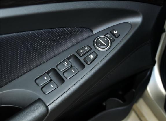 索纳塔 2013款 2.4L 自动领先版 国IV 车厢座椅   门窗控制