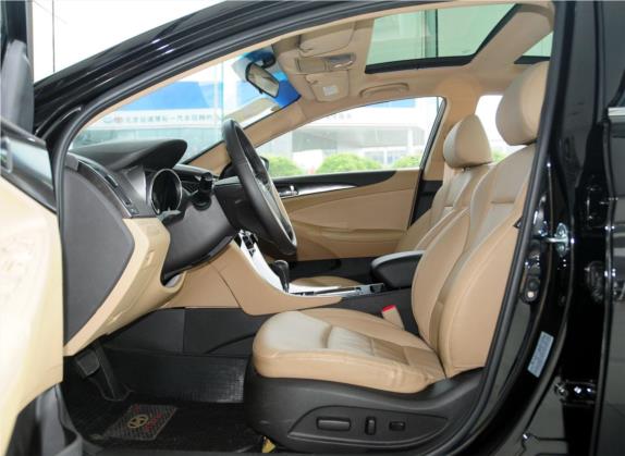 索纳塔 2013款 2.4L 自动领先版 国V 车厢座椅   前排空间
