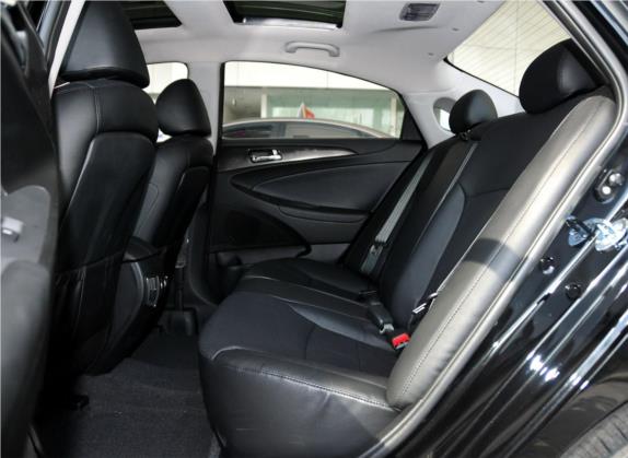 索纳塔 2013款 2.4L 自动豪华版 国V 车厢座椅   后排空间