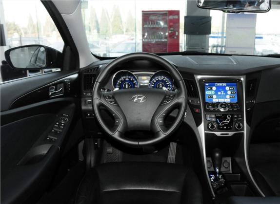索纳塔 2013款 2.4L 自动顶级版 国V 中控类   驾驶位