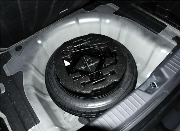 索纳塔 2013款 2.4L 自动顶级版 国V 其他细节类   备胎