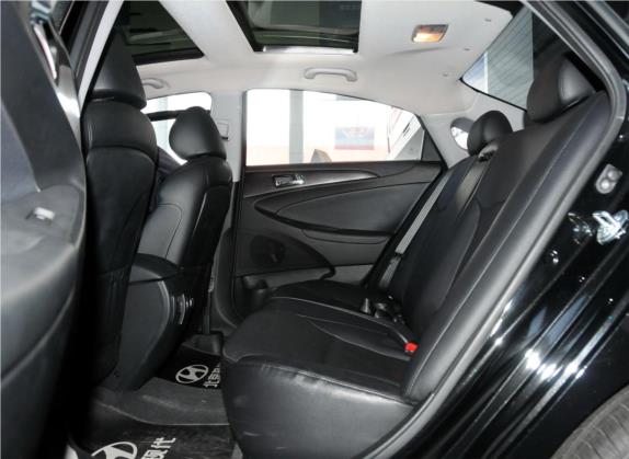 索纳塔 2013款 2.4L 自动顶级版 国V 车厢座椅   后排空间