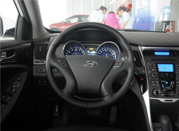 索纳塔 2014款 2.0L 自动豪华版 中控类   驾驶位