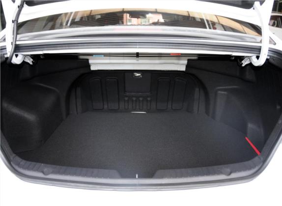 索纳塔 2014款 2.0L 自动尊贵版 车厢座椅   后备厢