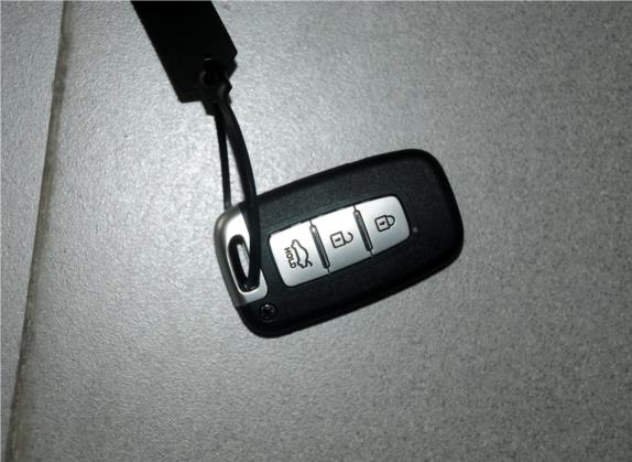索纳塔 2014款 2.4L 自动领先版 国IV 其他细节类   钥匙