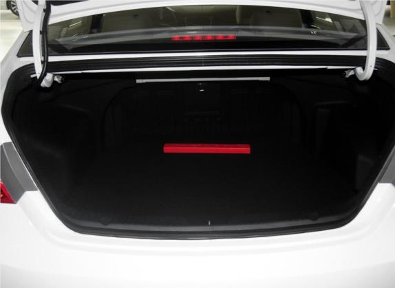 索纳塔 2014款 2.4L 自动领先版 国IV 车厢座椅   后备厢