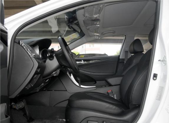 索纳塔 2014款 2.4L 自动豪华版 国IV 车厢座椅   前排空间