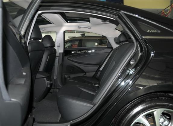 索纳塔 2014款 2.4L 自动顶级版 国IV 车厢座椅   后排空间