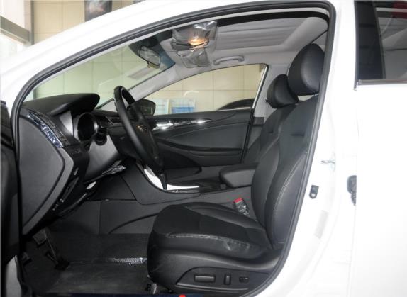 索纳塔 2014款 2.4L 自动领先版 国V 车厢座椅   前排空间