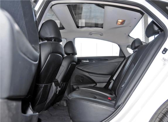 索纳塔 2014款 2.4L 自动顶级版 国V 车厢座椅   后排空间