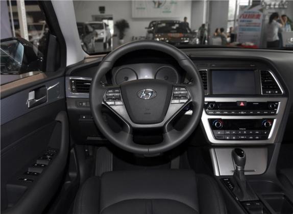 索纳塔 2015款 2.4L DLX尊贵型 中控类   驾驶位