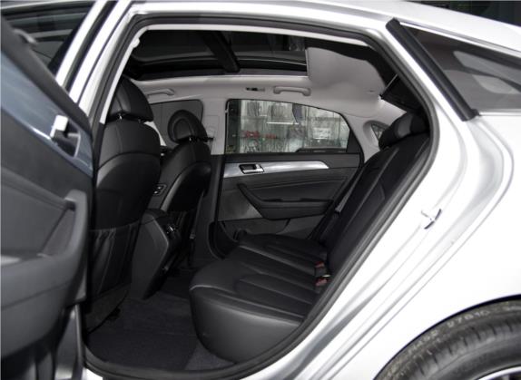 索纳塔 2015款 2.4L TOP旗舰型 车厢座椅   后排空间