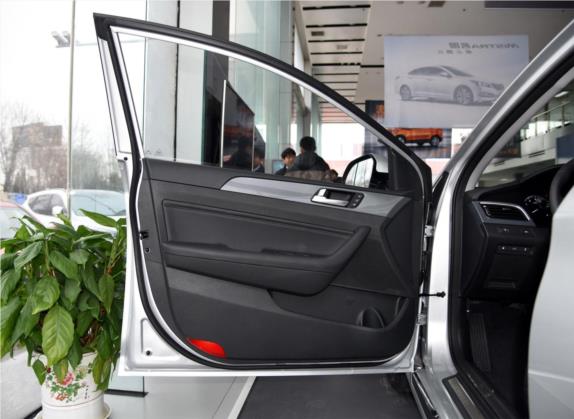 索纳塔 2015款 2.4L TOP旗舰型 车厢座椅   前门板