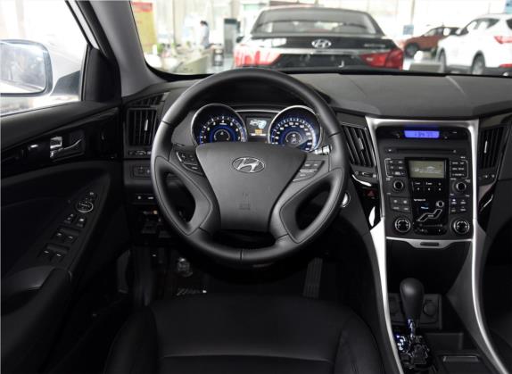 索纳塔 2015款 经典 2.0L 自动豪华版 中控类   驾驶位